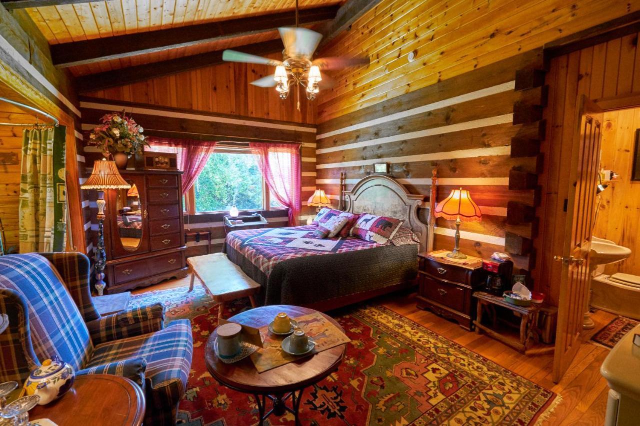 Creekwalk Inn Bed And Breakfast With Cabins 코스비 외부 사진