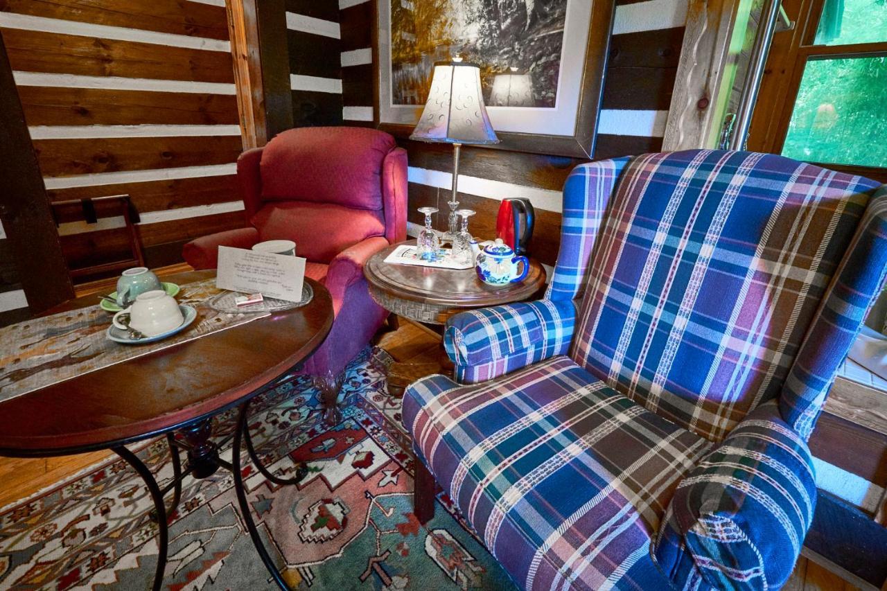 Creekwalk Inn Bed And Breakfast With Cabins 코스비 외부 사진