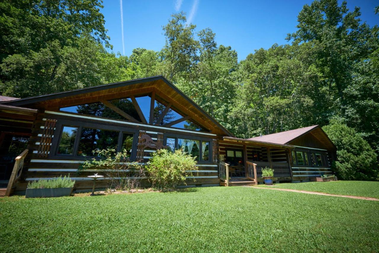 Creekwalk Inn Bed And Breakfast With Cabins 코스비 외부 사진