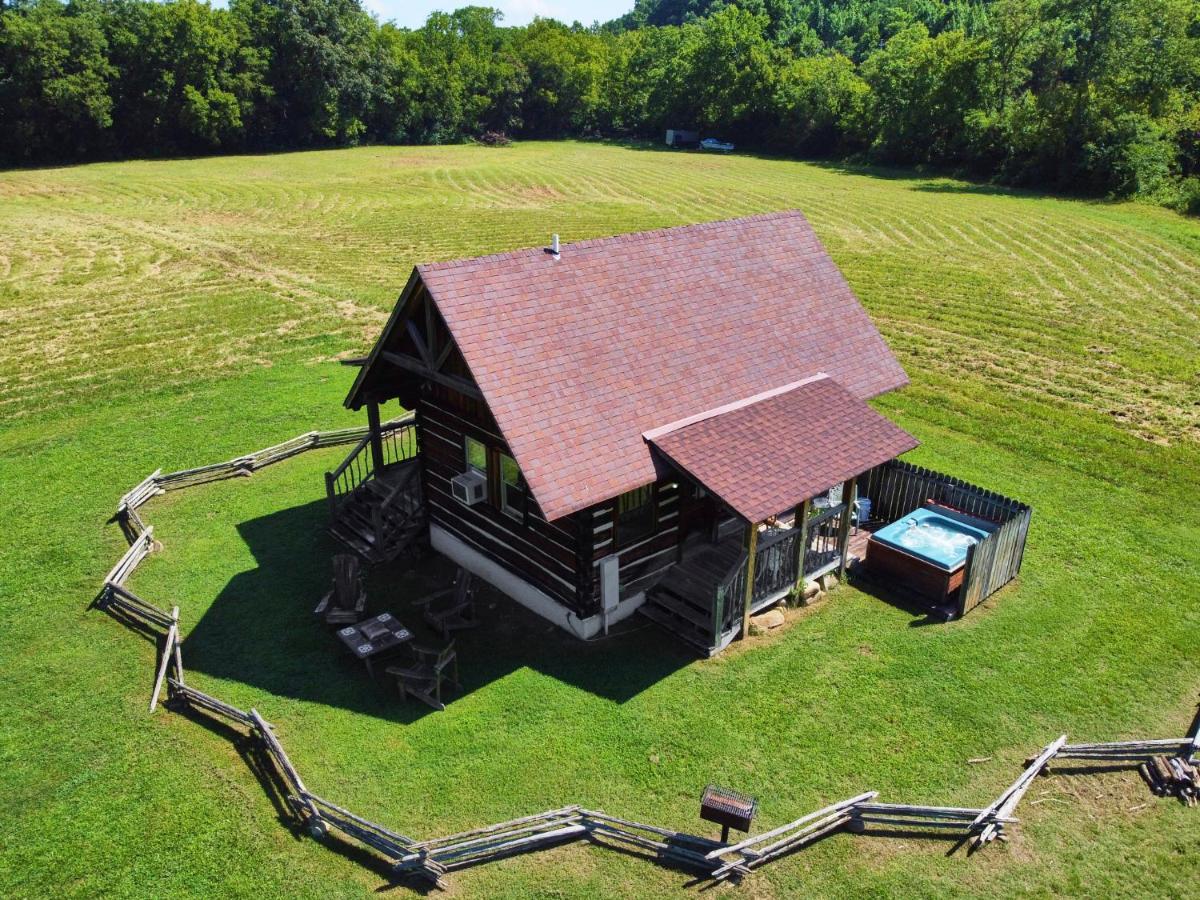 Creekwalk Inn Bed And Breakfast With Cabins 코스비 외부 사진