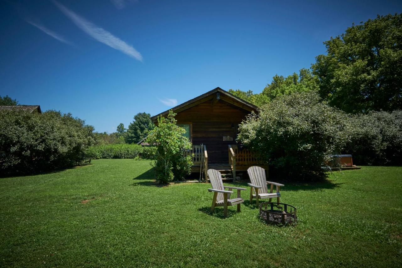 Creekwalk Inn Bed And Breakfast With Cabins 코스비 외부 사진