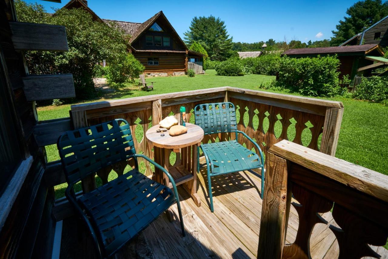 Creekwalk Inn Bed And Breakfast With Cabins 코스비 외부 사진