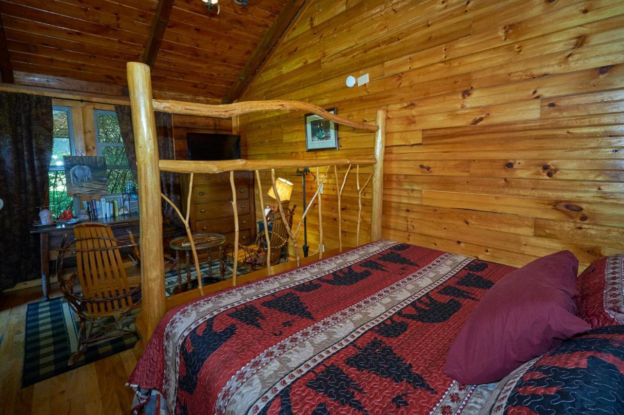 Creekwalk Inn Bed And Breakfast With Cabins 코스비 외부 사진