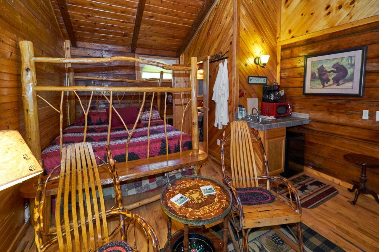 Creekwalk Inn Bed And Breakfast With Cabins 코스비 외부 사진