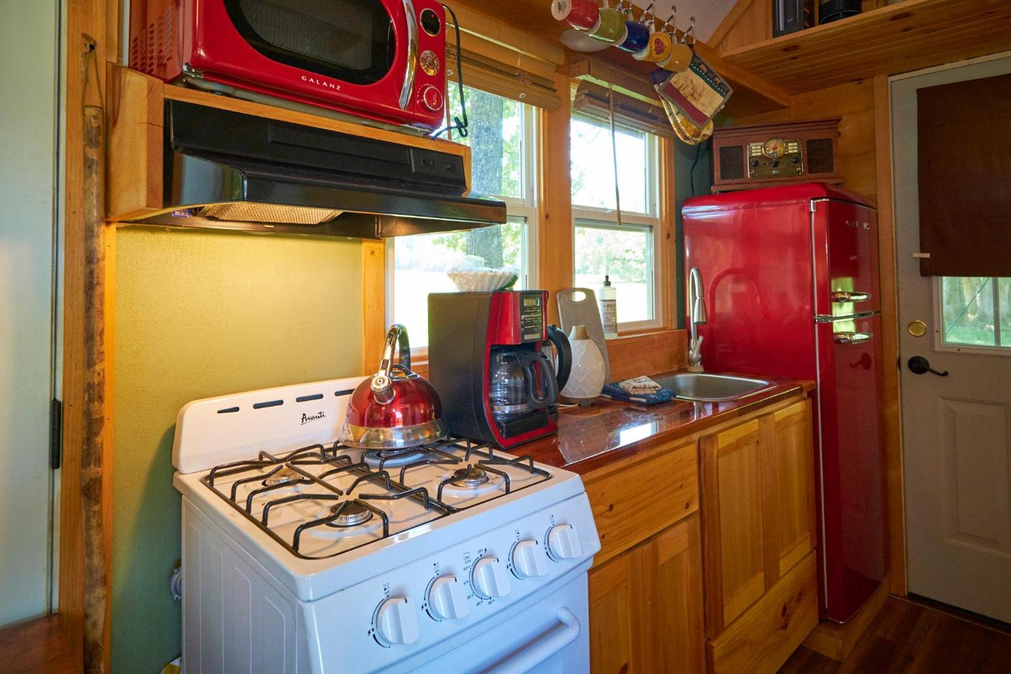 Creekwalk Inn Bed And Breakfast With Cabins 코스비 외부 사진