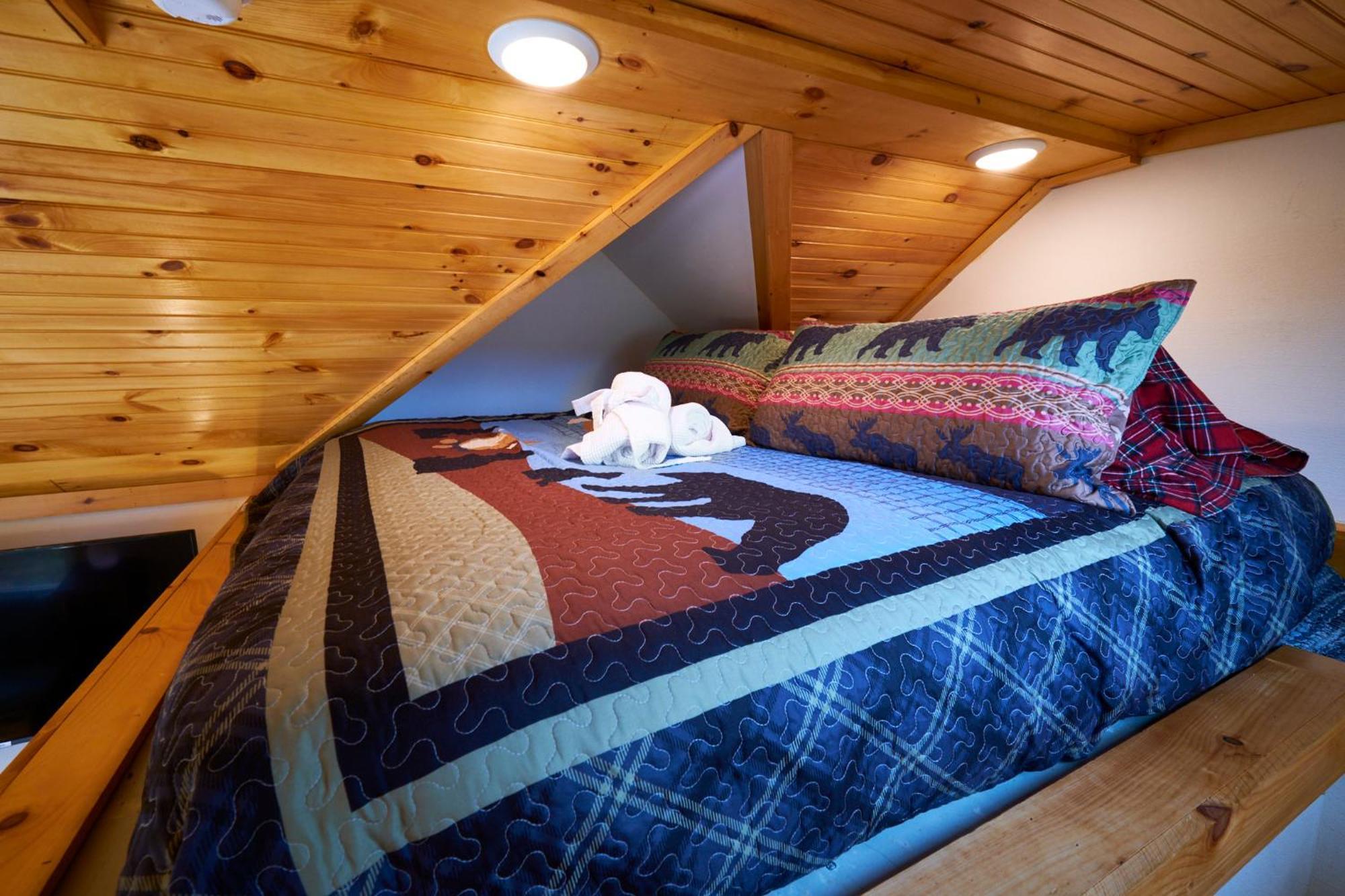 Creekwalk Inn Bed And Breakfast With Cabins 코스비 외부 사진
