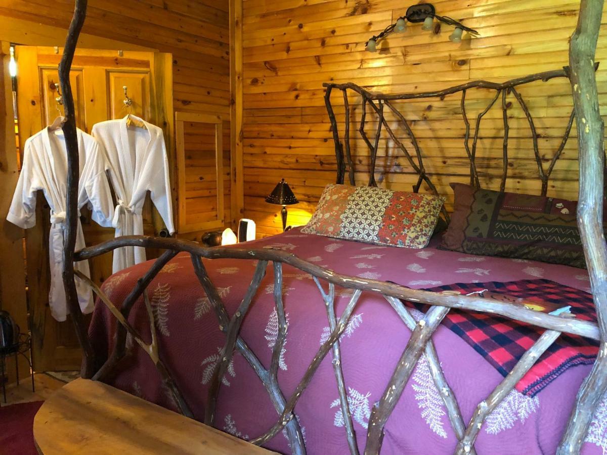 Creekwalk Inn Bed And Breakfast With Cabins 코스비 외부 사진